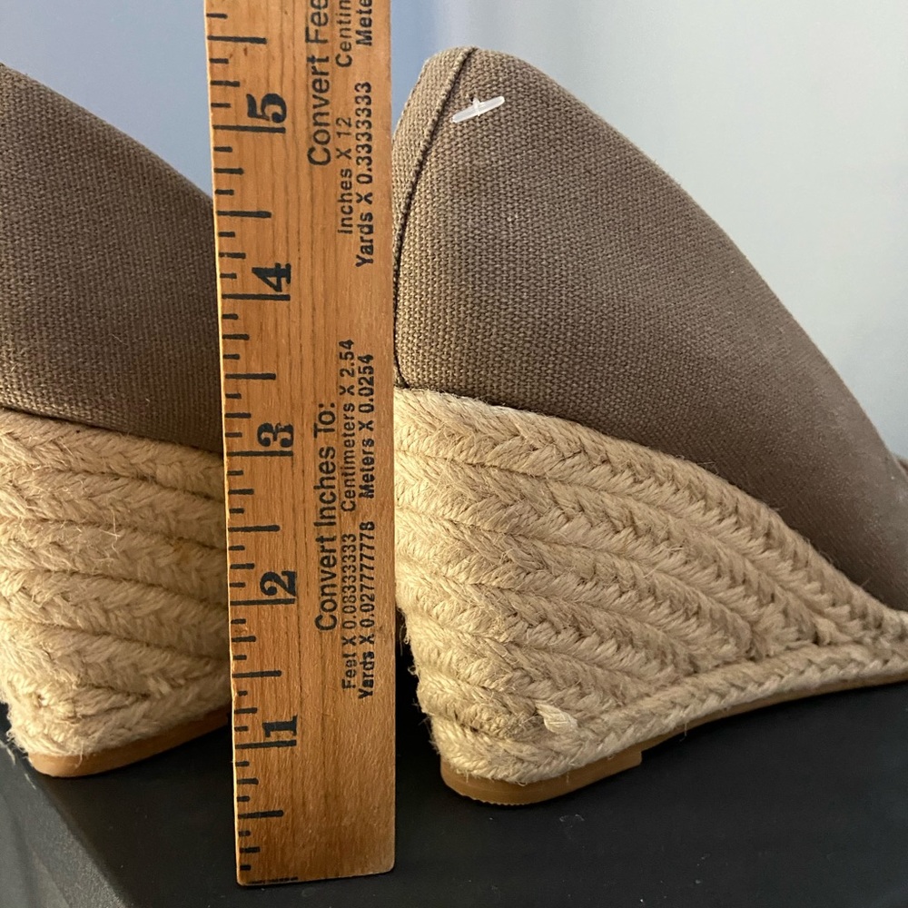 ANN TAYLOR espadrilles size 8.5 tan beige